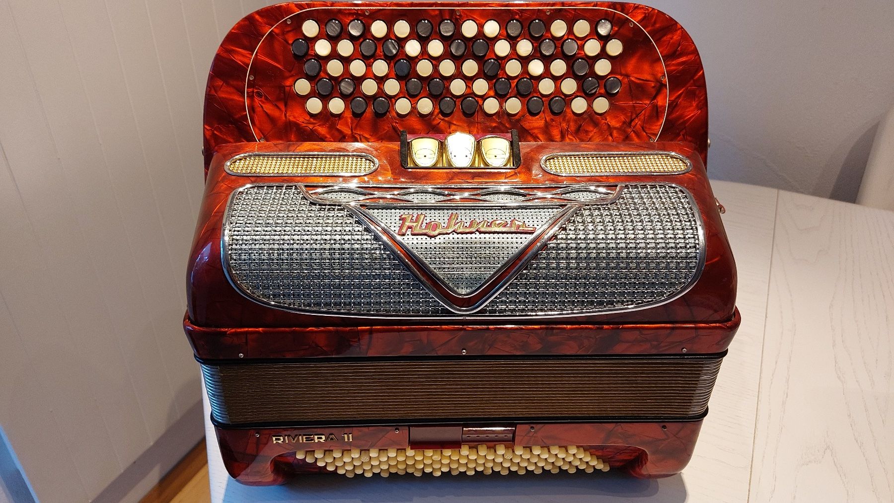 Hohner Strumenti musicali: Akkordeon / Handorgel  Hohner Riviera II – Usato da Winterthur venduto da Truck 2