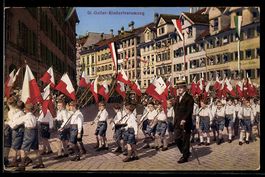 AK St. Gallen, Kinderfestumzug zwischen Häusern
