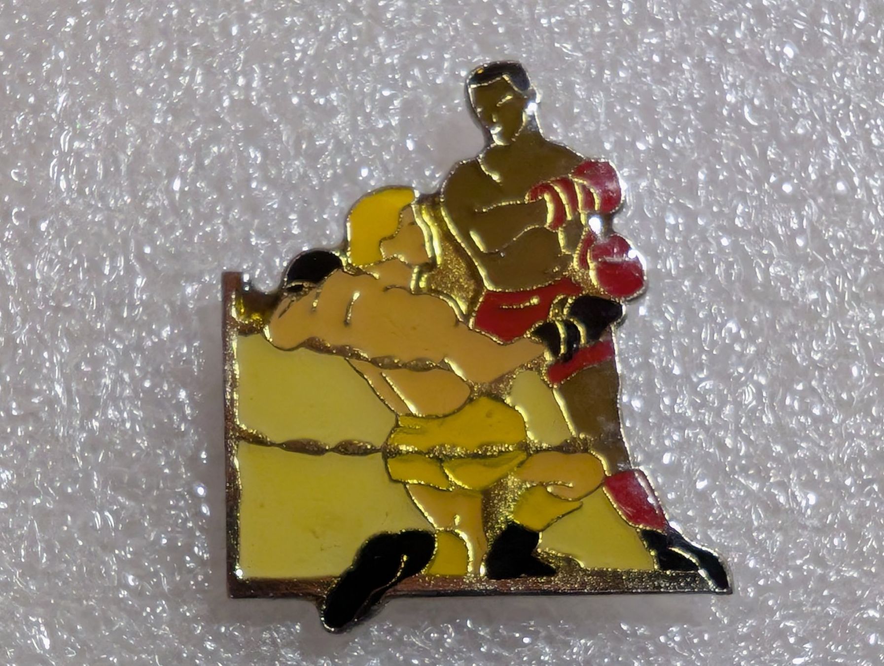 Plaketten & Abzeichen: Ansteckpin 153: Boxer – Gebraucht aus Oppligen von Pin-Fall-Shop