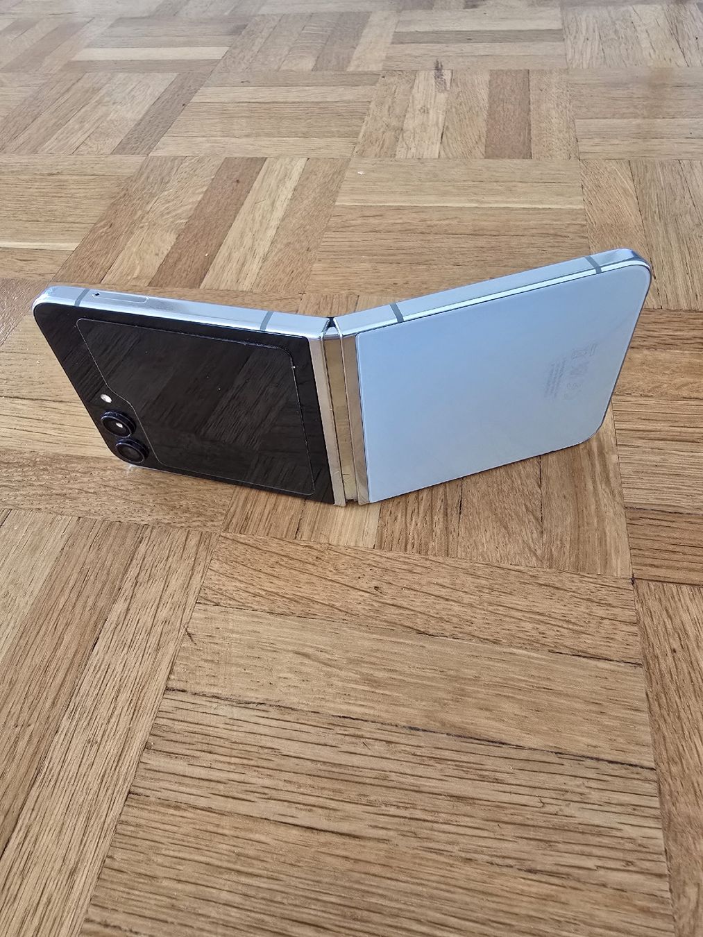 Samsung Portables: Samsung Galaxy Flip 5 Flip5 512GB – D'occasion à Meggen par ziyaince40 4