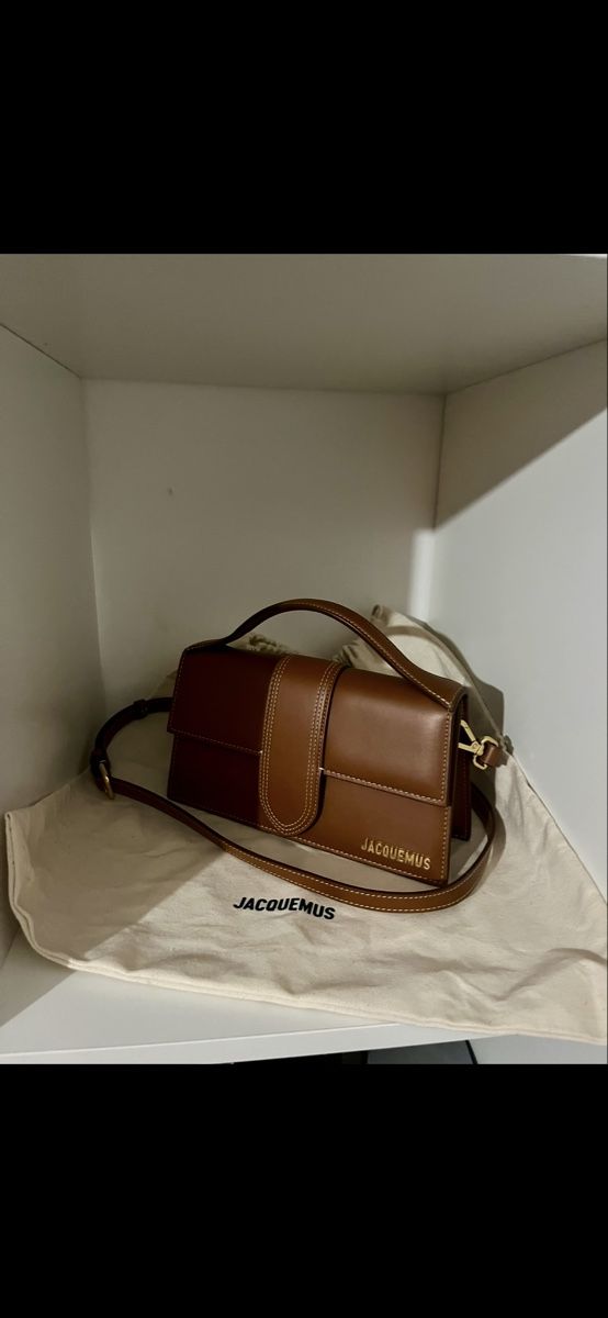 Jacquemus Borse da donna: Sac Jacquemus – Usato da Romanel-sur-Lausanne venduto da Tania.P