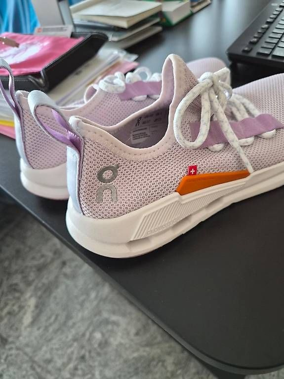 Snickers On lilla (Gebraucht) in Lugano für CHF 40 – nur Abholung auf ...