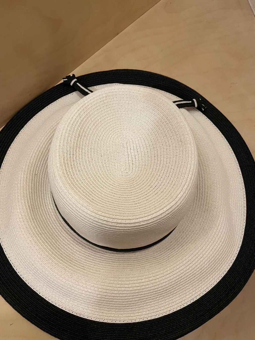 Globus Hüte, Mützen & Caps: Sommerhut Globus, neuwertig, elegant – Gebraucht aus Uster von jelk 1