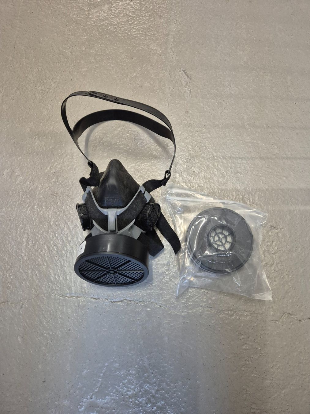 Protezione per viso e udito: Halbmaske msa mit 2 filter. – Usato da Oberhasli venduto da meggy1984 2