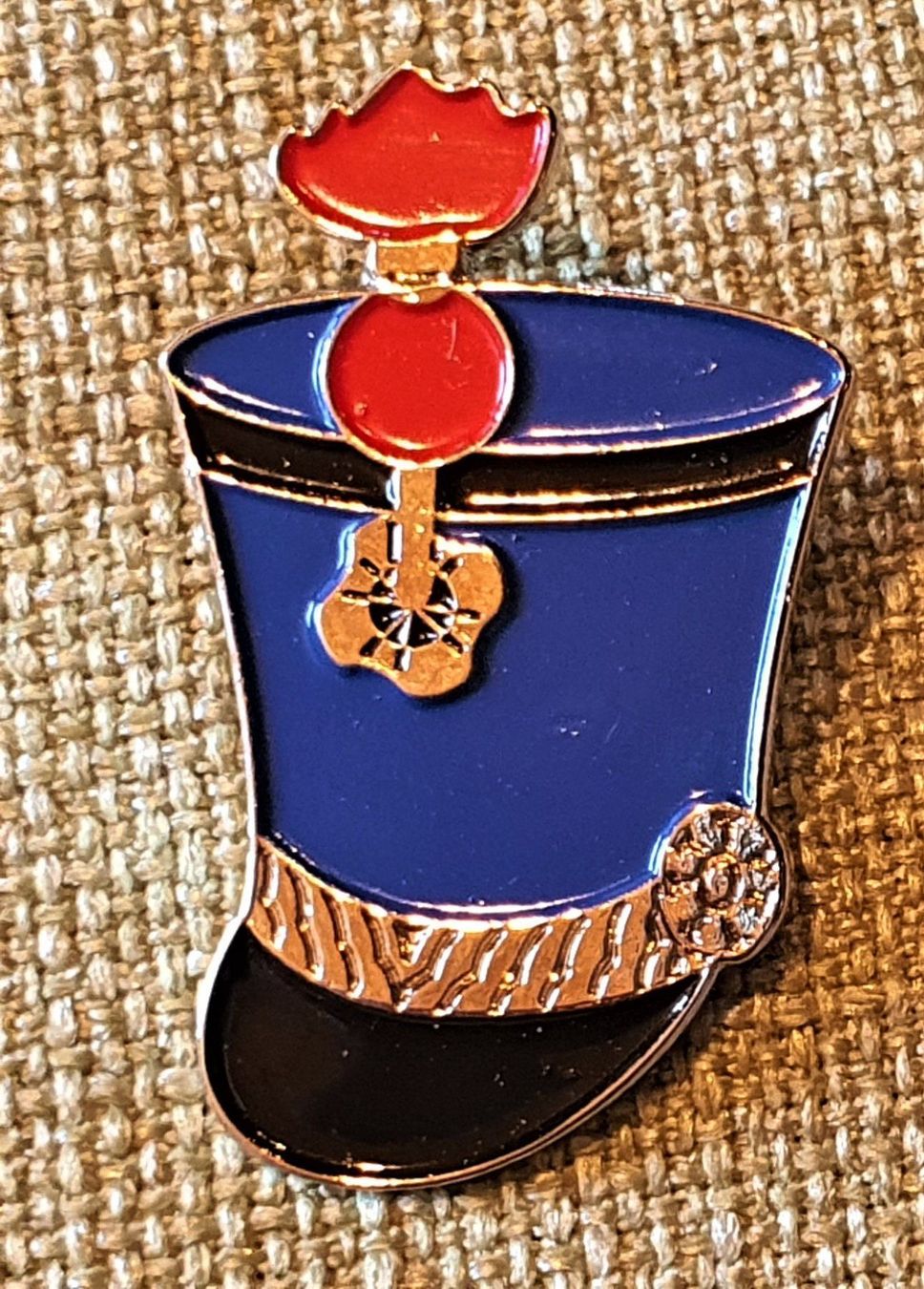 Placchette & Badge: L703 - Pin Basler Polizei Hut – Usato da Reinach BL venduto da Boston-Verkauf