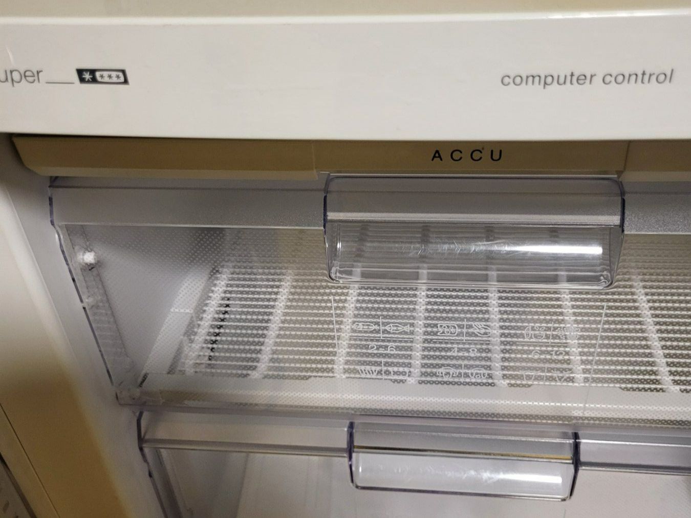 Bosch Congélateurs: Gefrierschrank Bosch Super  Computer Control gebraucht – D'occasion à Grüsch par Marianna05 2