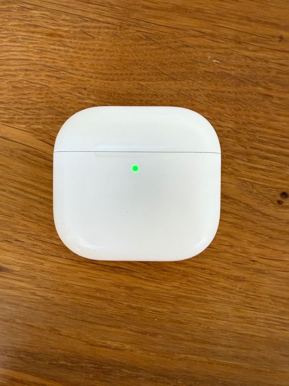 Apple Cuffie: APPLE AirPods 4 Charging Case – Usato da Lausanne venduto da Nine1982 4