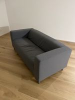 Gemütliches graues 2er Sofa für dein Wohnzimmer