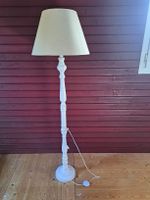 Lampe mit Holzfuss