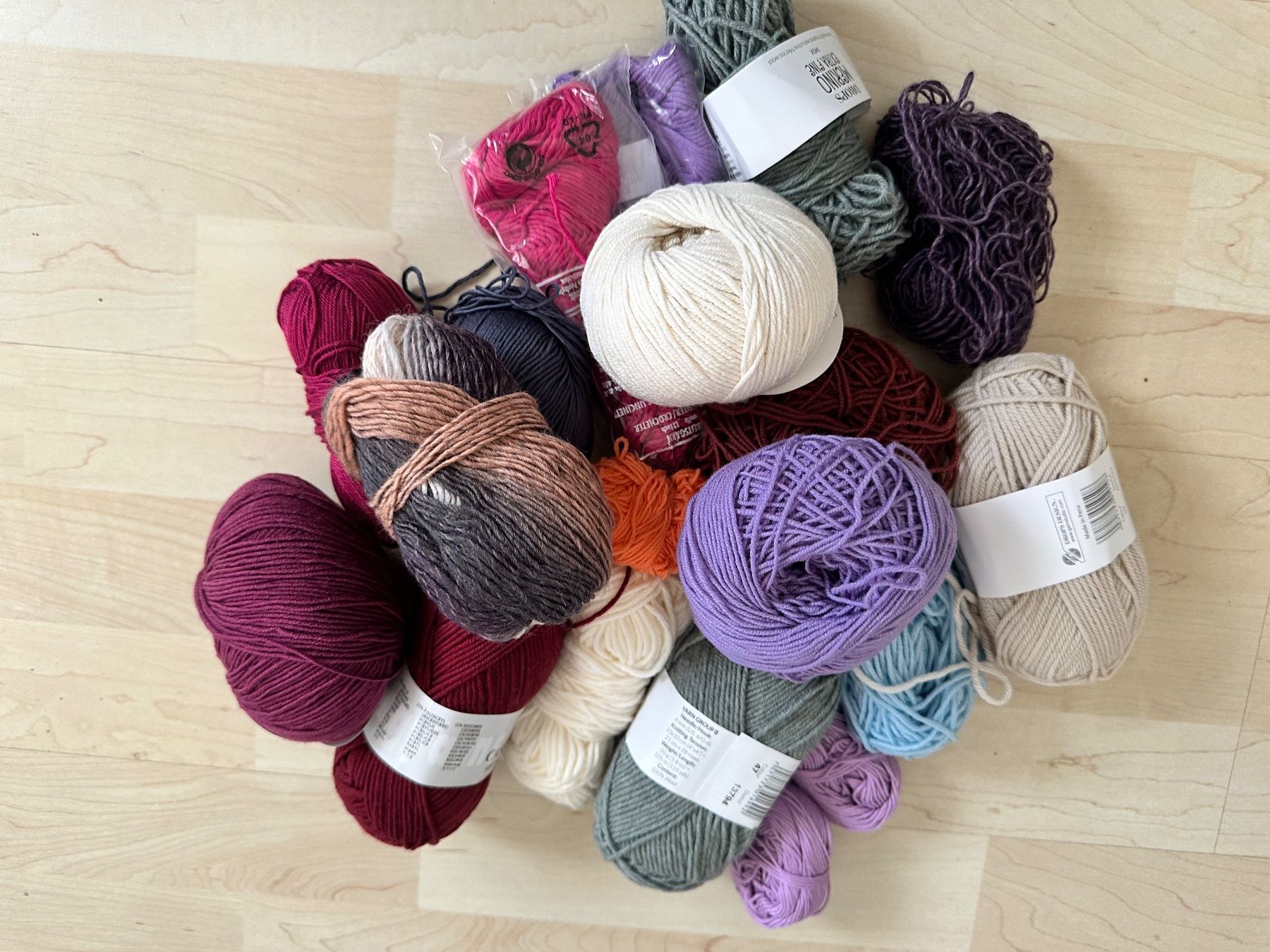 Lana: grosses Wollpaket, ca. 3.7 kg – Usato da Pfäffikon ZH venduto da AnjaAlbertin