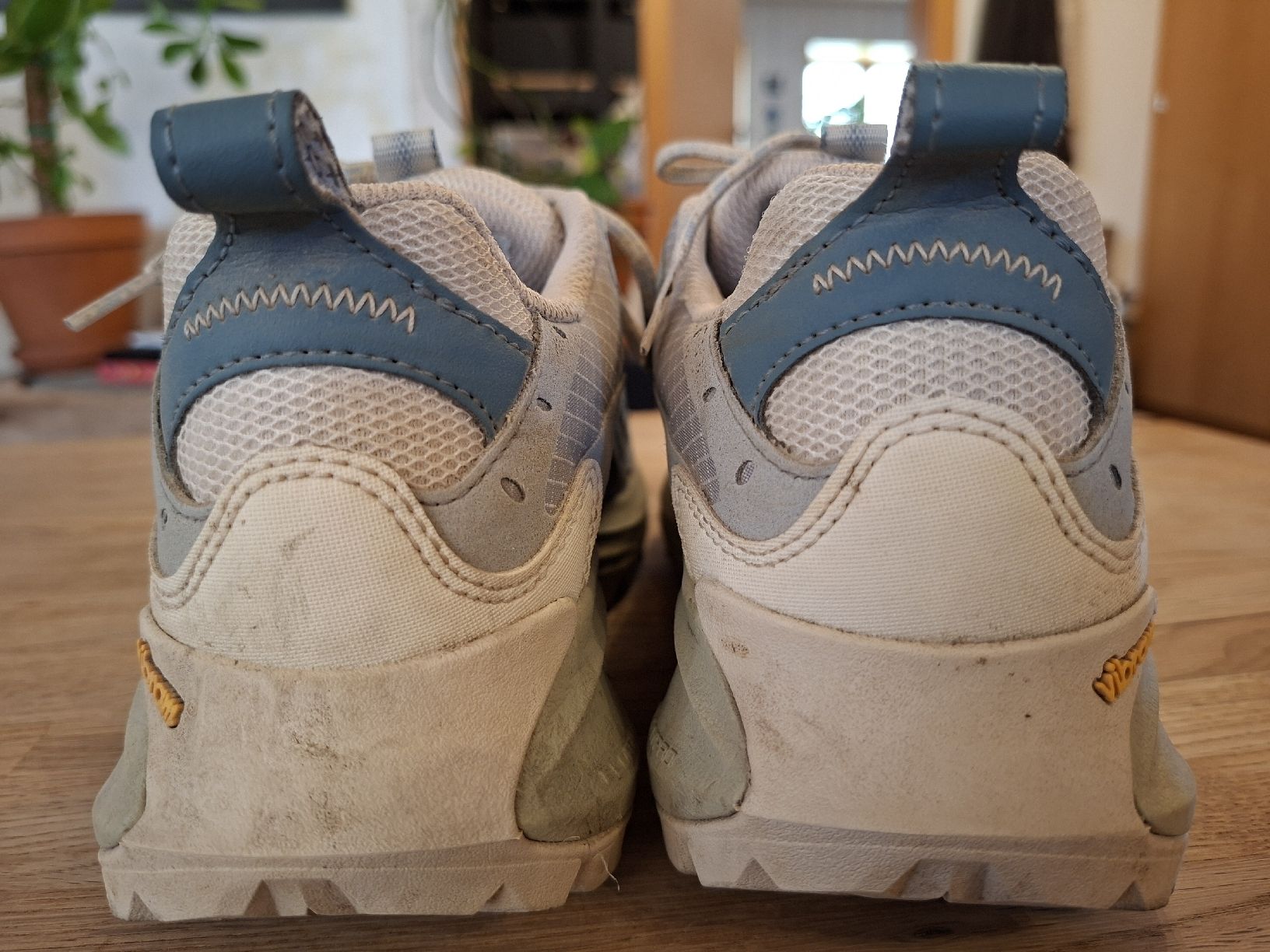Merrell Damenschuhe: Merrell Damen Wanderschuhe Gore-Tex Grösse 37  – Gebraucht aus Leuk-Stadt von See_Lin 3