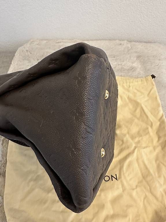 Louis Vuitton Taschen für Damen: Louis Vuitton Artsy Empreinte MM Braun – Gebraucht aus Bachenbülach von janique79 2