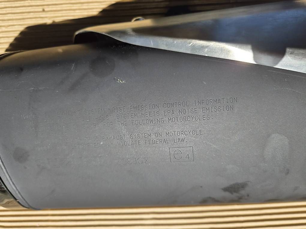 Suzuki Sistemi di scarico: Auspuff Suzuki GSR 750 – Usato da Rüegsauschachen venduto da Ctba82 2