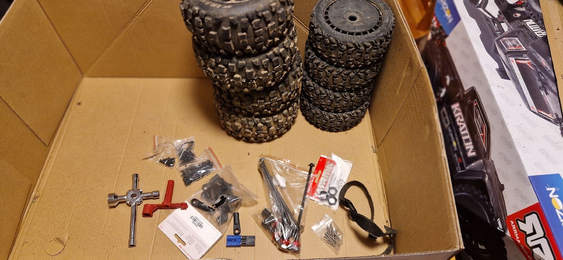 Arrma Modellismo RC: RC Arrma kraton exb 6s – Usato da Matzendorf venduto da LeoRc 8
