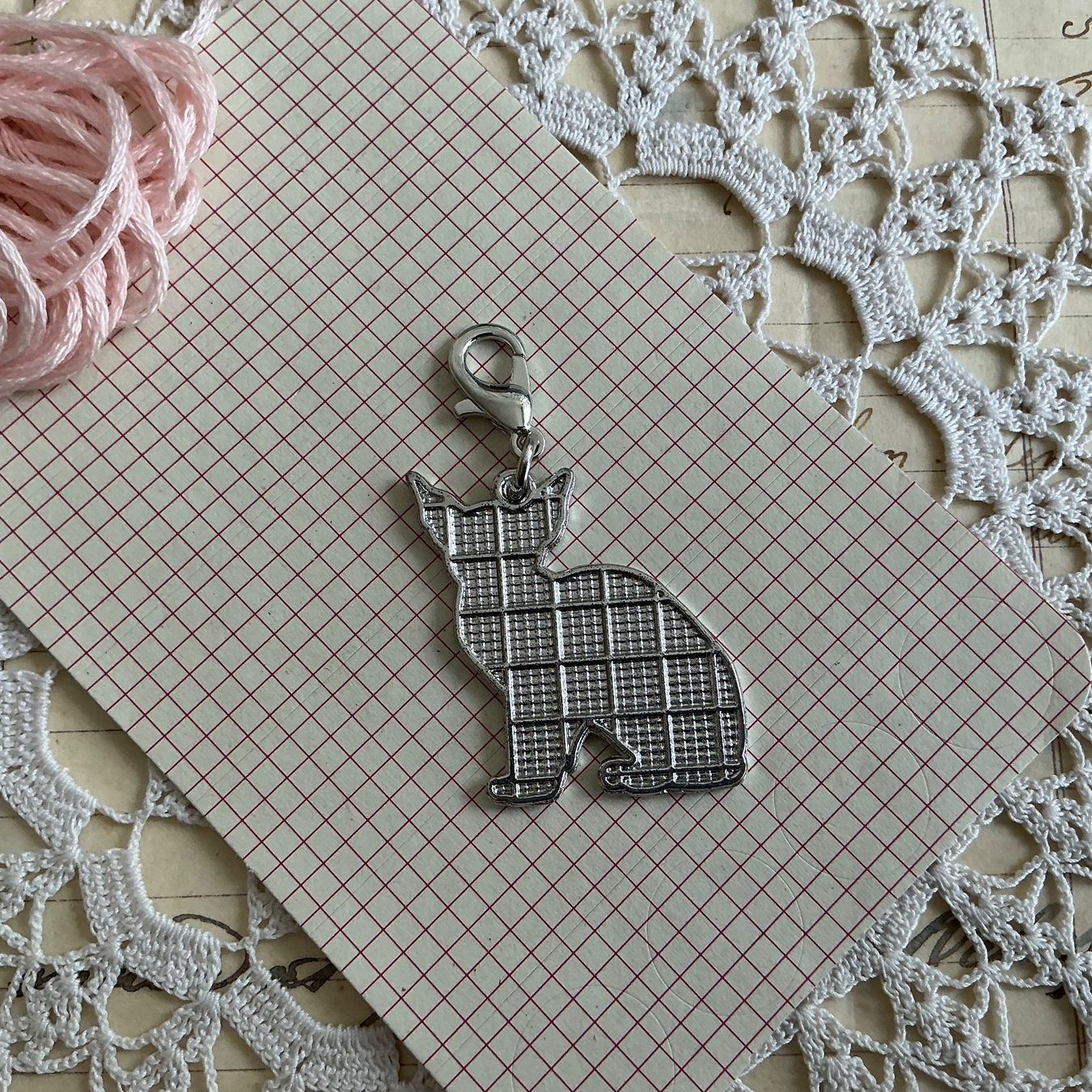 Ciondoli: 1x Anhanger Metall Katze chat émail pendentif – Nuovo (secondo la descrizione) da Meyrin venduto da laservette99 1