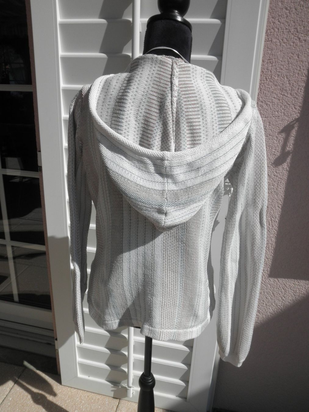 Lotti di vestiti: O' Neill Set Shorts und Kapuzenpulli – Usato da Buttwil venduto da Engelhaar 6