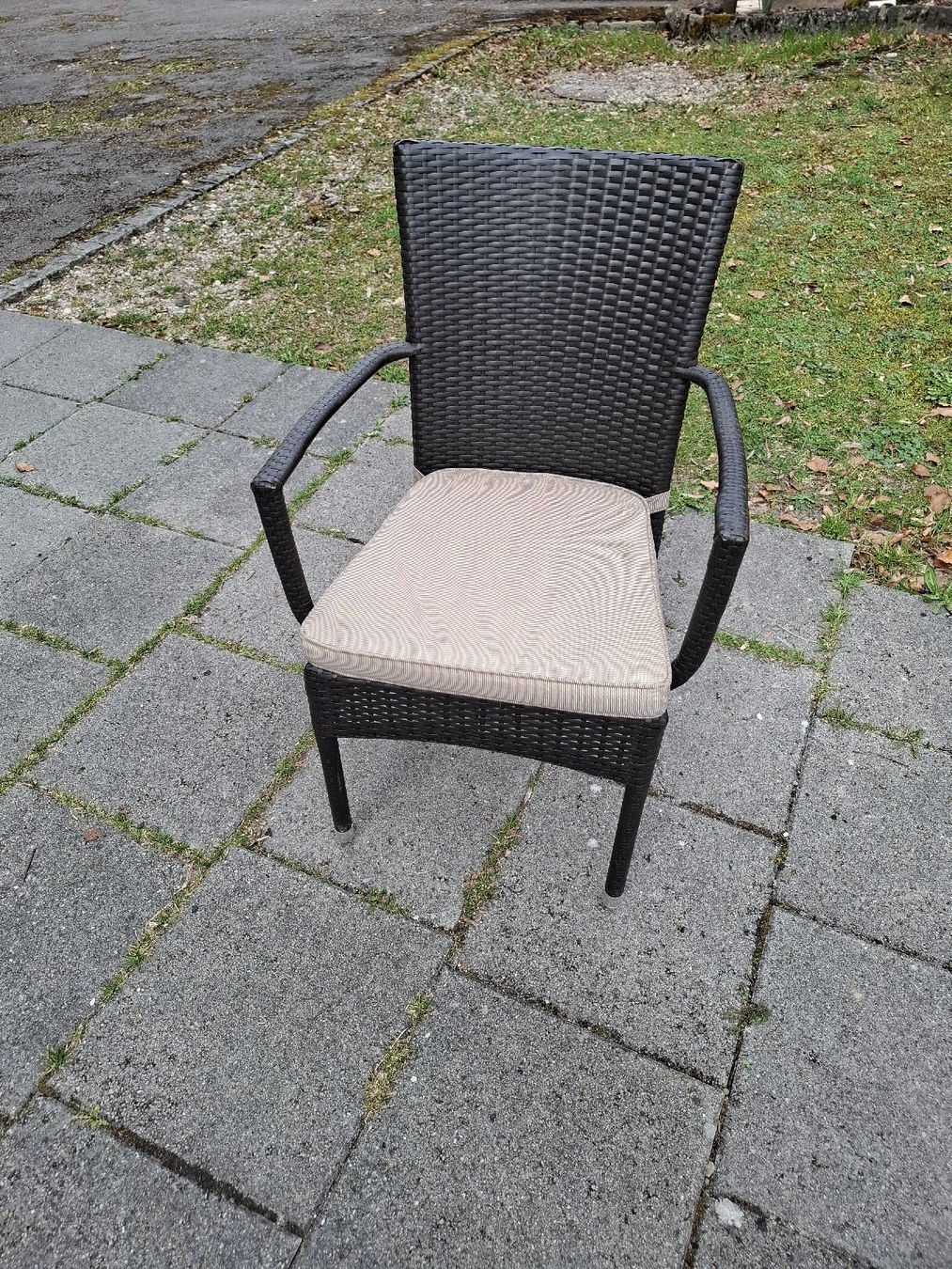Sedie: Chaise de jardin avec coussin – Usato da Le Locle venduto da Maria.222 1