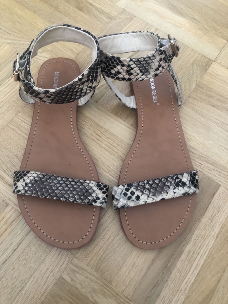 Scarpe da donna: Sandales motif serpent – Nuovo (secondo la descrizione) da Onex venduto da kattrina