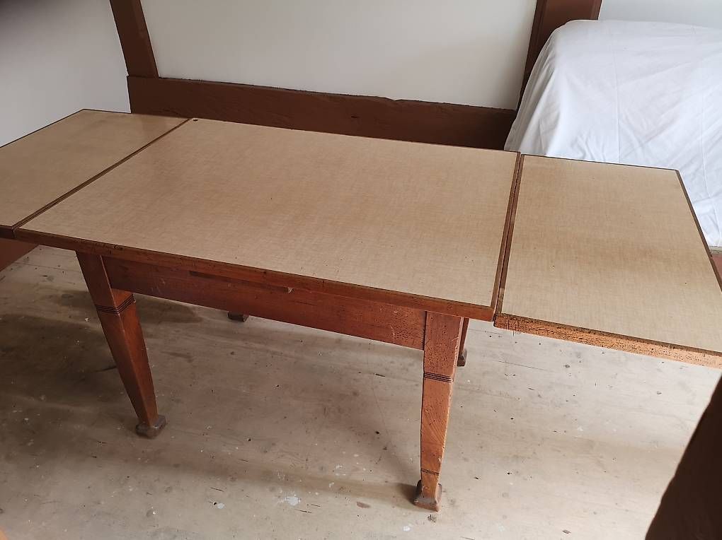 Tische: Tisch Antik, ausziehbar – Gebraucht aus Untersteckholz von Rocky_B
