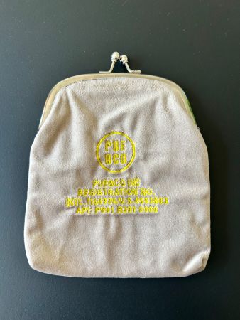PUEBCO / Velvet Pouch mit Verschluss