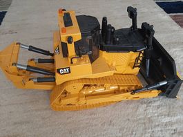 BRUDER CAT Kettendozer gross, mit beweglichen Teilen