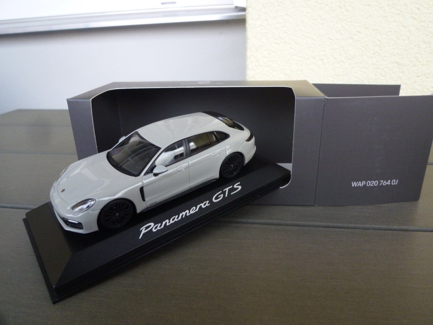 Minichamps Modellini d'auto: Porsche Panamera GTS – Nuovo e nell'imballaggio originale da Flawil venduto da Imperiosud