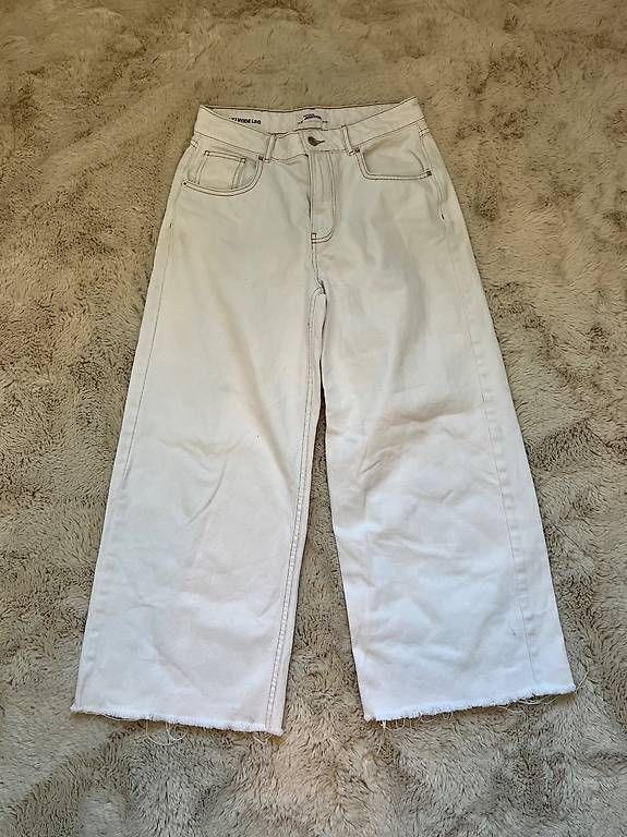 Pantaloni: Pantalons ado taille S – Usato da Vevey venduto da vela33 2