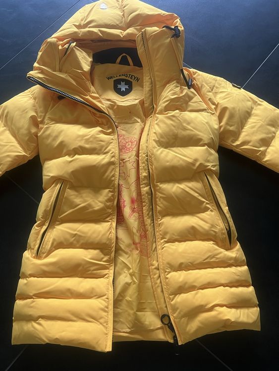 Wellensteyn Jacke Winterjacke Gelbes Logo Wellensteyn Zeichen