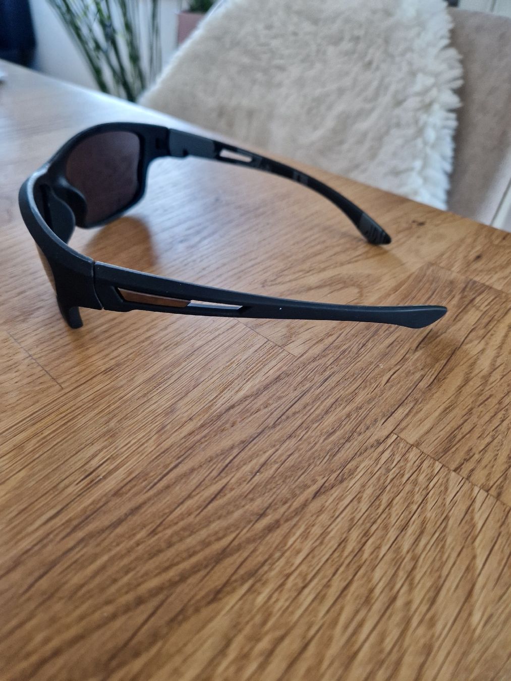 Lunettes & Verres: Sonnenbrille schwarz  – D'occasion à Kulmerau par Doene7 1
