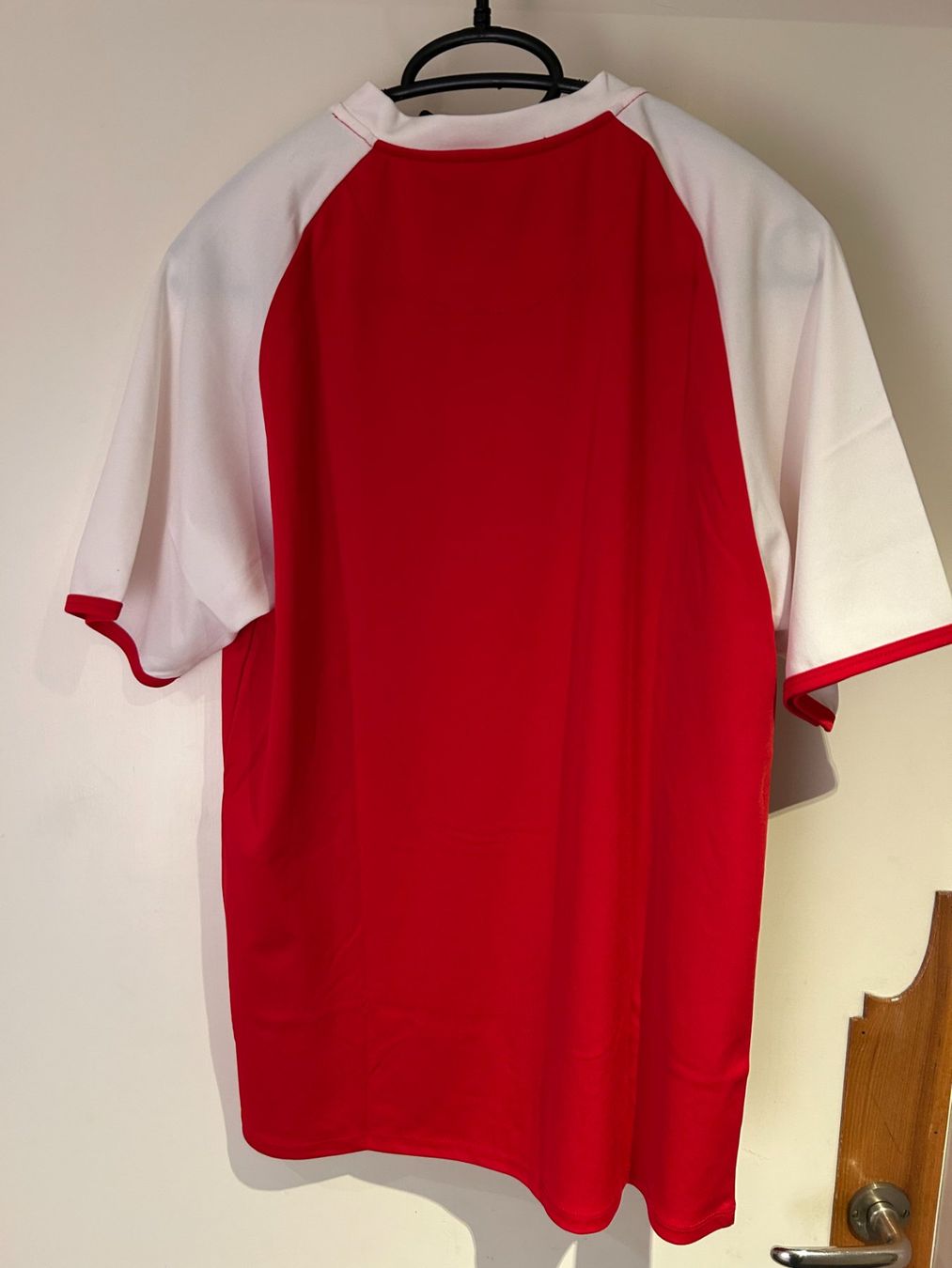 FC Basel T-shirt: FC Bayern München Tshirt Grösse S – Usato da Schaffhausen venduto da raphael_95 3