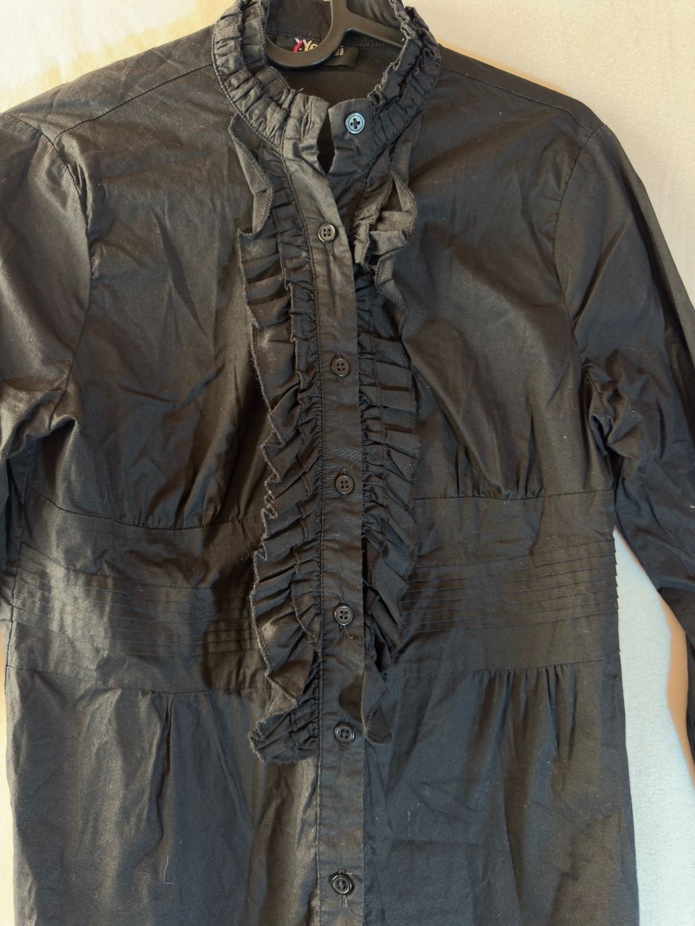 Blusen: Schwarze Bluse aus Baumwolle mit Rüschen Gr. L – Gebraucht aus Grosswangen von second_hand_dress 1