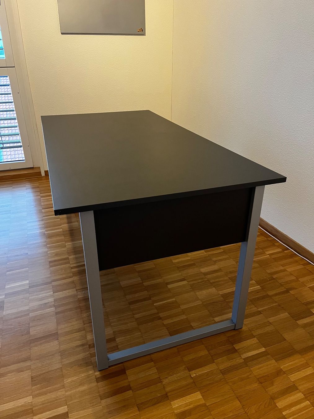 Schreibtische: Moderner Schreibtisch Grau – Gebraucht aus Winterthur von ann_dn6n 3