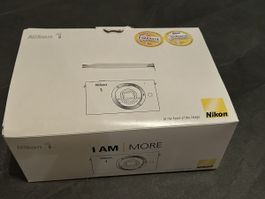 Nikon 1 V1 mit reichlich Zubehör