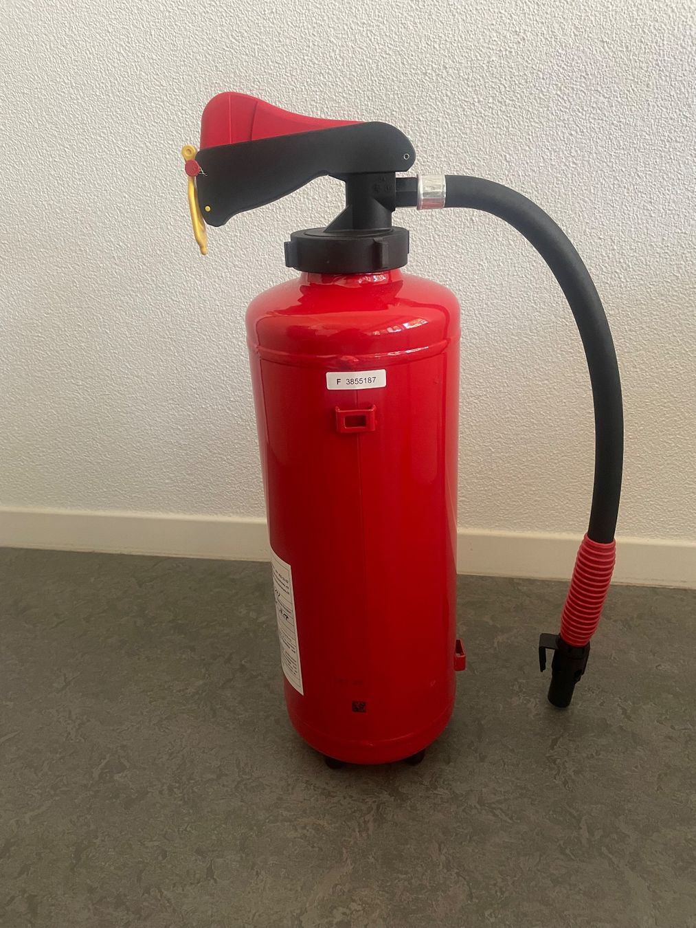 Estintori: MINIMAX Schaumlöscher 34A / 144B – Usato da Gümligen venduto da Brocki-Reimal-Stift 1