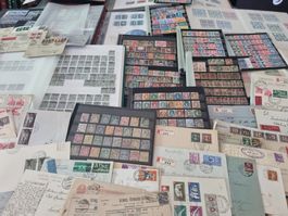 Posten nur CH Marken in 8 Alben, Briefe, Steckkarten,...