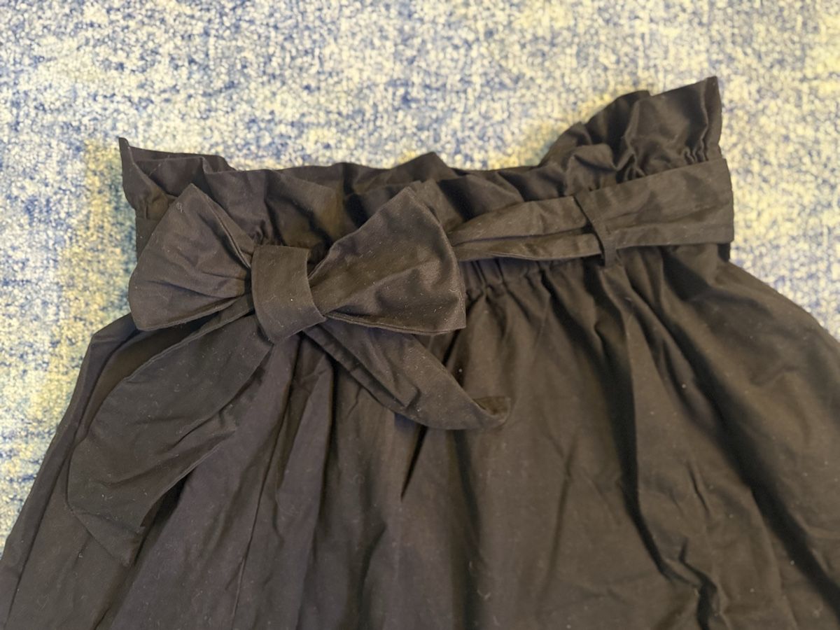 Gonne: Jupe M/L – Usato da Amlikon-Bissegg venduto da Flowers_Blossom 1