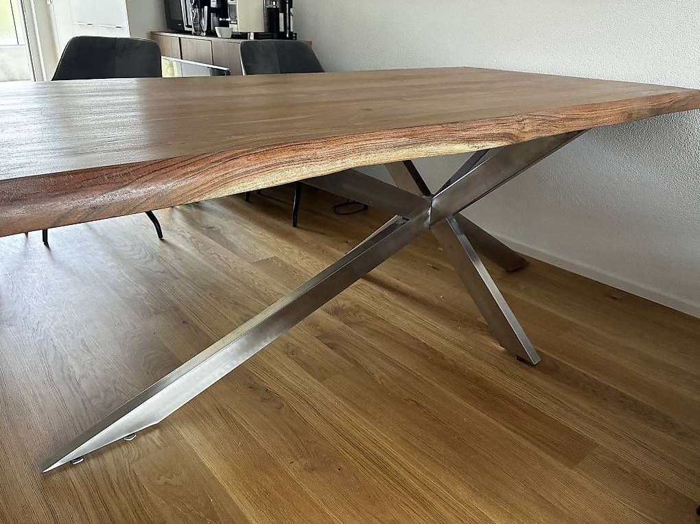 Tische: Esstisch aus Holz – Gebraucht aus Basel von luc.ste 2