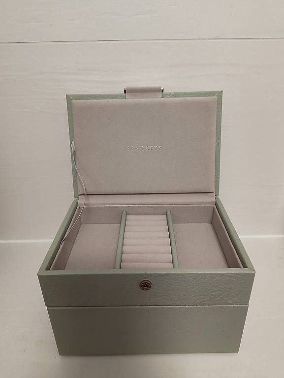 Portagioie: Boîte à bijoux Stackers vert pastel  – Usato da La Tour-de-Peilz venduto da blu_wnd2 1