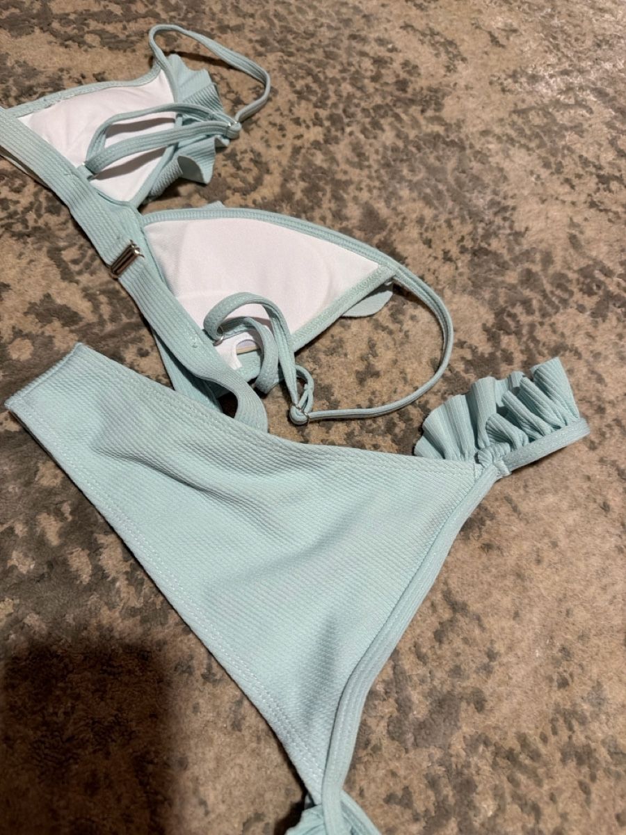 Badekleider & Bikinis: Sommerlicher Bikini mit Rüschen, mintgrün – Neu (gemäss Beschreibung) aus Zurich von kat_dcy5 2