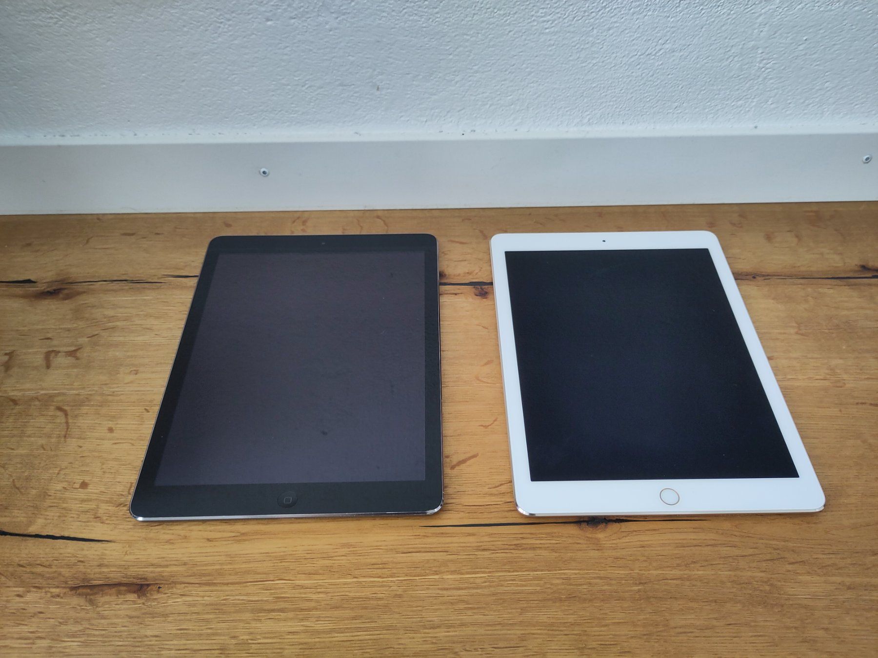 Apple Tablet PC: 2 iPads und 6 iPhones von Apple – Usato da Siebnen venduto da TurboMega 2