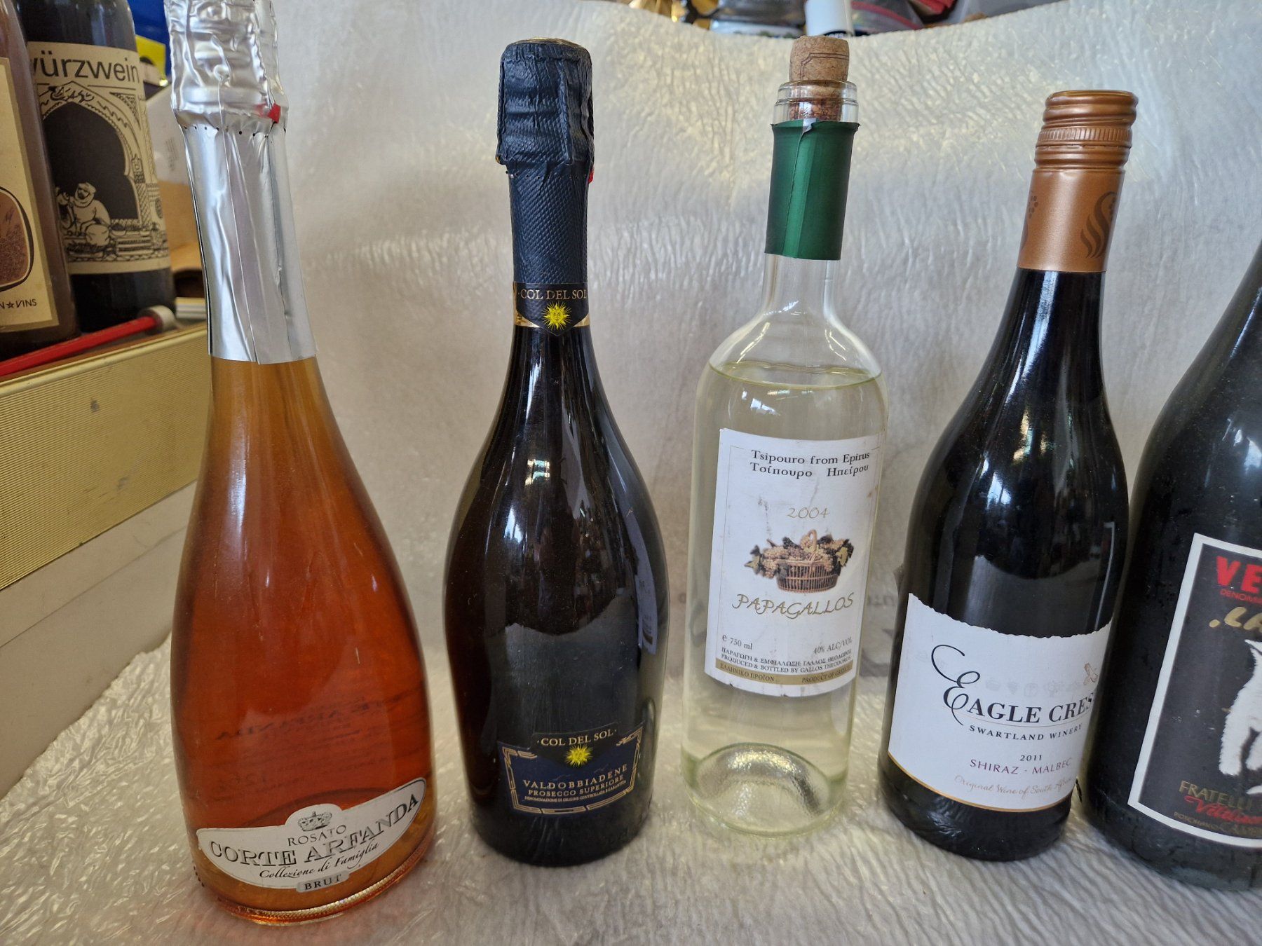Wein: 8 Flaschen diverse Weine und Prosecco – Gebraucht aus Wädenswil von verebe 1