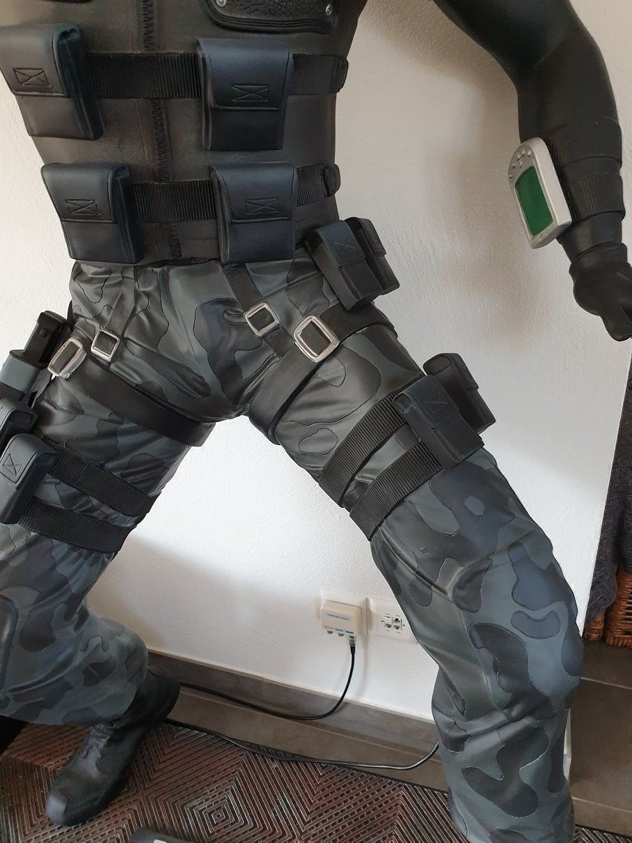 Sculture & Statue: SPLINTER CELL - Sam Fisher Statue (180 cm, lebensgross) – Usato da Wilen b. Wollerau venduto da morethanmusic 4