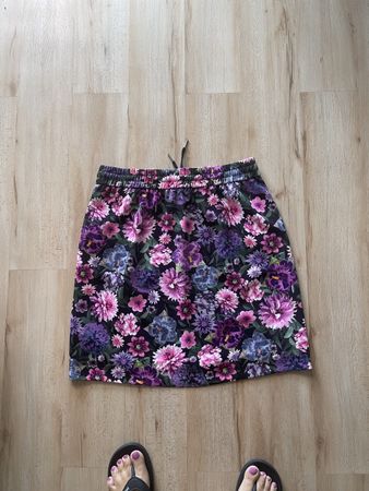 Jolie Jupe Marc Cain florale 38/40 lisez les mesures 