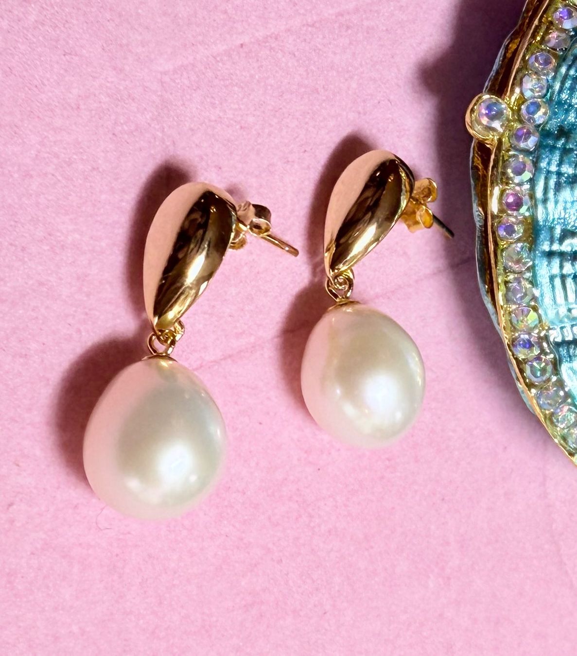 Orecchini pendenti & Orecchini a lobo: Boucles d’oreilles Bianca – Nuovo e nell'imballaggio originale da St-Maurice venduto da Sandrinette123