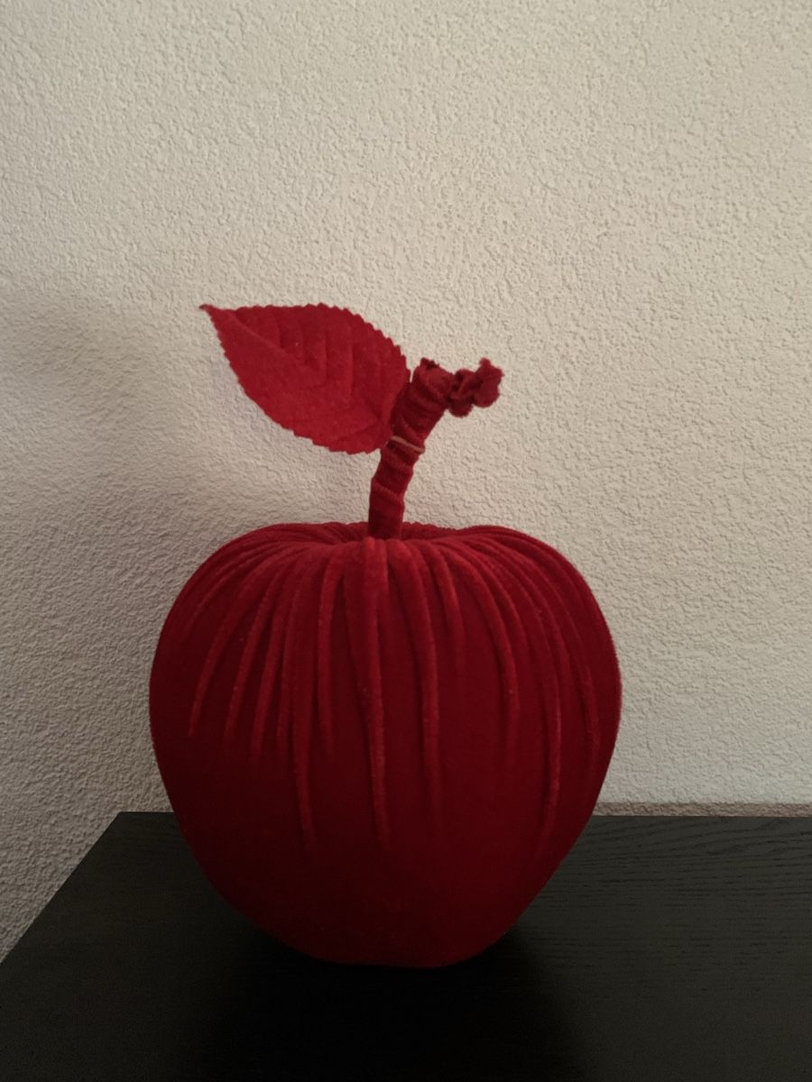Tutte le decorazioni: Grosser roter Samt Apfel, Dekor, 24 cm – Usato da Nunningen venduto da silvermoon68 1
