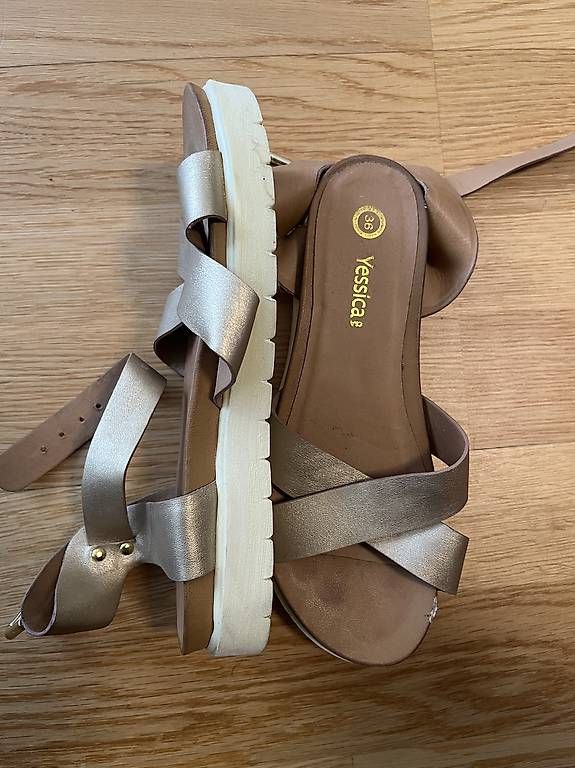 Damenschuhe: Damensandalen – Gebraucht aus Zürich von Tahim
