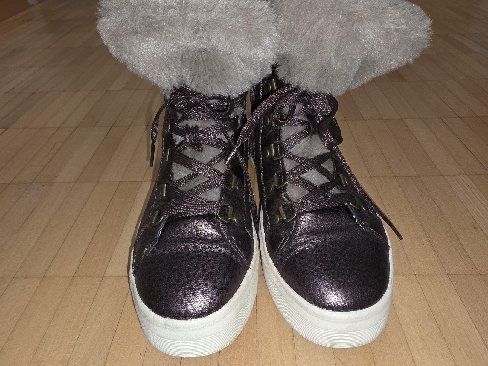 Bugatti Damenschuhe: Bugatti Winterboots mit warmem Kunstfell, Gr. 37 – Gebraucht aus St. Gallen von Shelly__x3 3