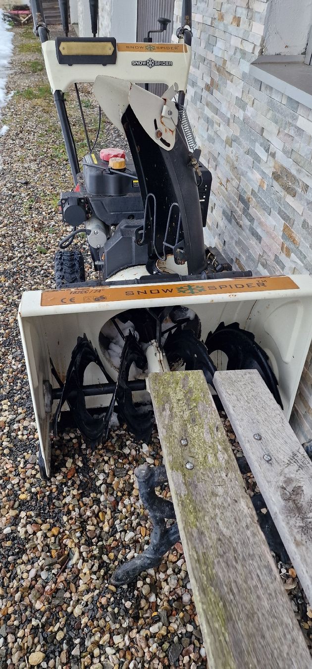 Toutes les machines: Schneefräse  – D'occasion à Seelisberg par JessyTresch 1