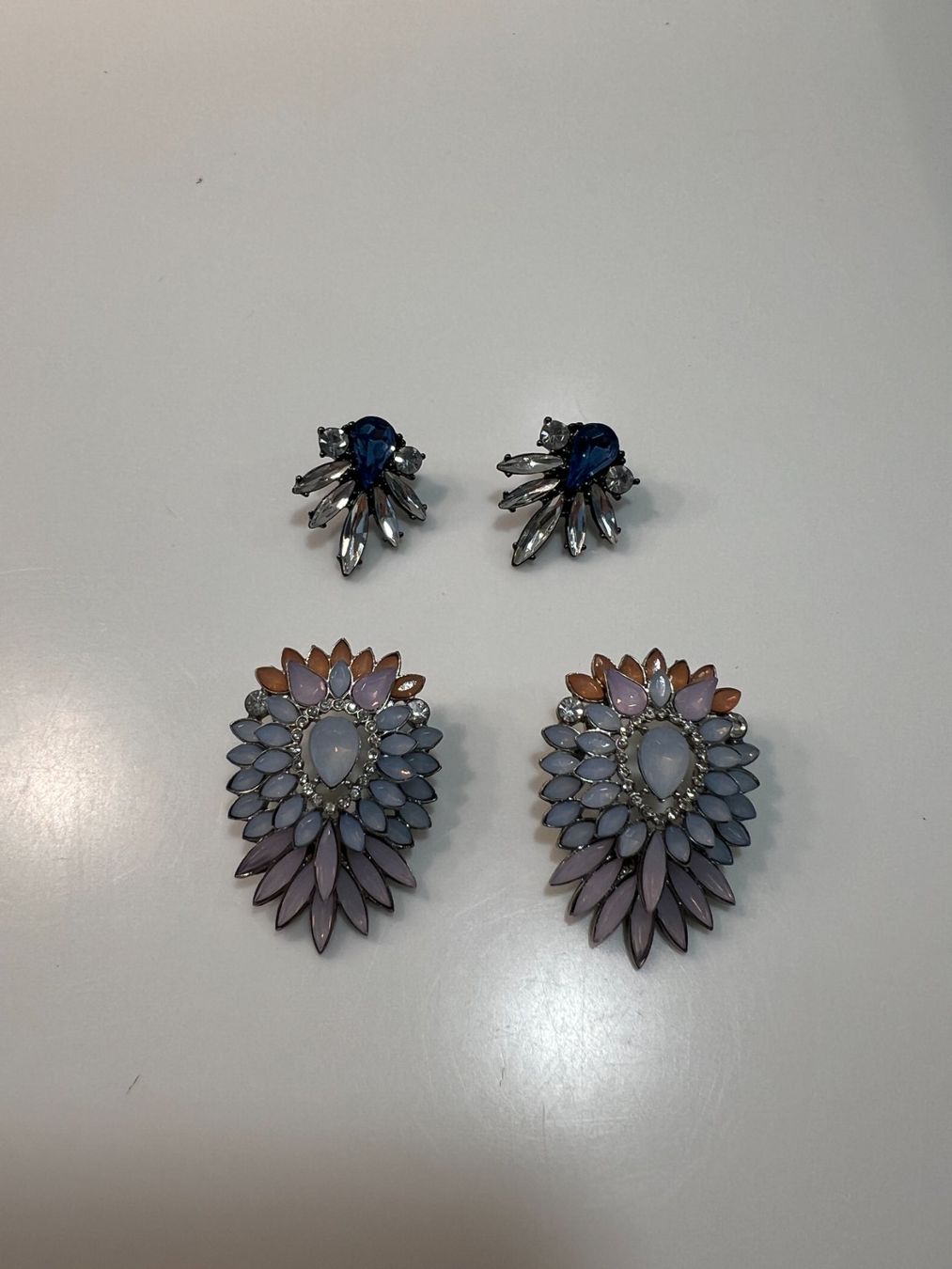 Ohrringe & -stecker: farbige Ohrstecker / zwei Paar – Gebraucht aus Muri b. Bern von michellew23