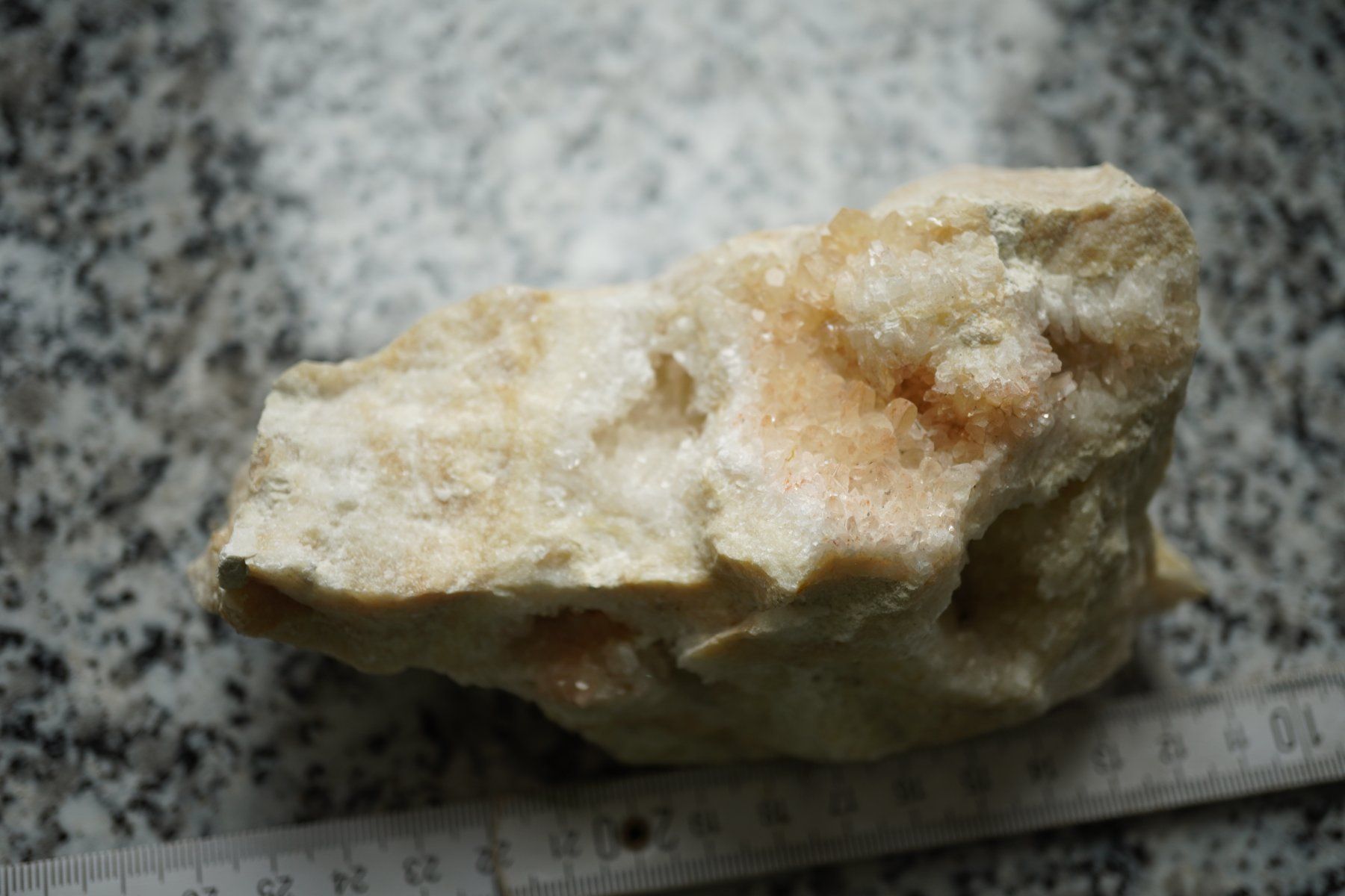 Minerali & Pietre curative: Calcit    Auf   Matrix    ab 1.- Rauserverkauf – Nuovo e nell'imballaggio originale da Eschenbach SG venduto da topstone 3